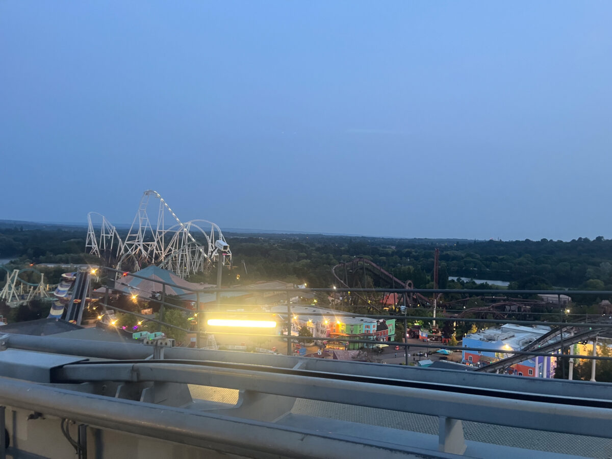 THE SWARM Coaster Climb Review - Thorpe Guide